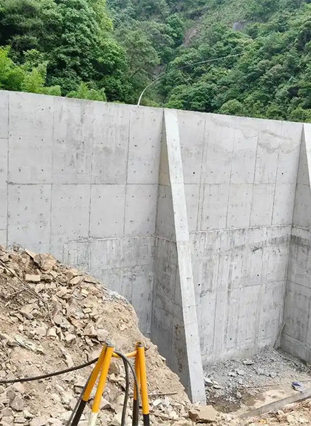 扬州郊区重力式挡土墙
